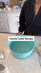 13K views · 320 reactions |  Are you in need of a super delcious Vanilla Cake recipe？？？ Well yo... | Theblondewhobakes | Facebook