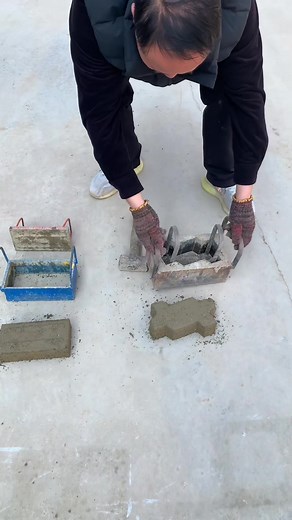 Understanding Automatic Brick Machines for Construction