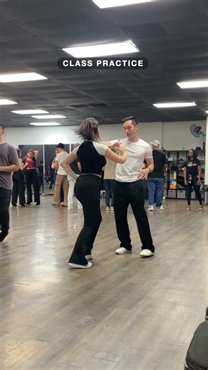 Learned this in salsa dance class 🕺🏻