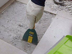 How To Replace a Broken Floor Tile  - Bunnings Australia