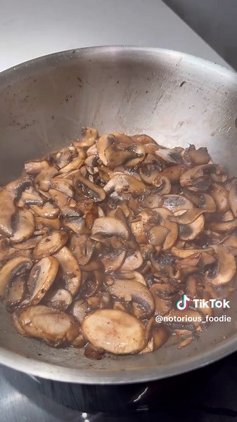 Wagyu Beef Stroganoff 😍🤌🏽 Full recipe now up on Substack, link in bio #stroganoff #easyrecipe #easyrecipes #asmrfood #comfortfood #foodtok #cooktok #wagyu #datenight #dinnerideas