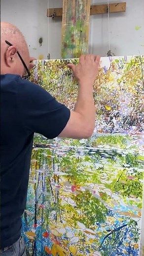 A Simple Wall-Mounted Easel Setup for Effortless Large-Scale Painting