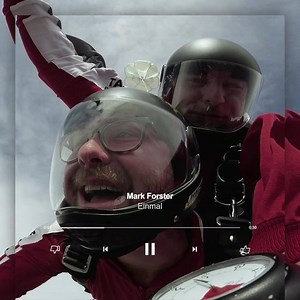 Dein Sänger mit der Kappe ist hier. | YouTube