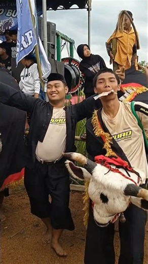 BANTENG BOLO DEWO x RASEL & AKBAR MAMA LELA On Java Cultural | #short #seni #budaya #carnaval #trip