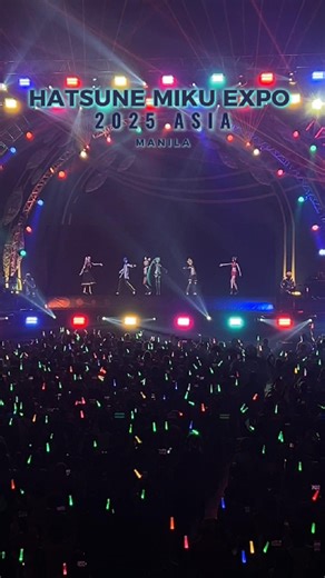 Japanese virtual artist, Hatsune Miku finally steps foot in Manila with the ‘Hatsune Miku Expo 2025’ last November 16 at the Mall of Asia Arena. Joining her are fellow VOCALOID stars Kagamine Rin and Len, MEIKO, KAITO, and Megurine Luka, treating Filipino fans to both solo and group performances. #BrandRoom | InqPOP