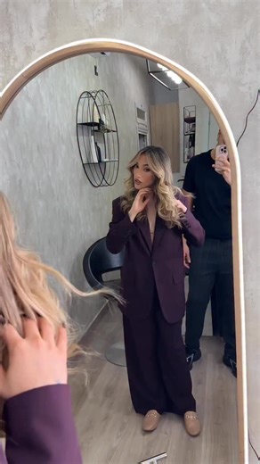 Poco suelo aplaudirme pero esta vez me aplaudo a mi misma de pie. Solo yo sé lo difícil que ha sido y aún así sigo siendo una persona esperanzada, agradecida y feliz con las duras experiencias que me han tocado y cada día me forjan a ser la mujer que DIOS quiere que sea♥️ #blessed #resiliencia | Amatistha Make Up Studio