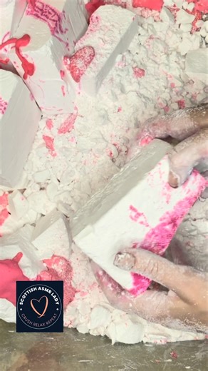 Scottish ASMR Lady on Instagram: "Jumbo or normal chalk? I’m slightly in love with the jumbo chalk just now! ‼️ NO EDITS ANYWHERE. THANK YOU ‼️ •I try hard to make these crushes enjoyable for everyone who tunes in, and I want my channel to be a safe space for everyone. Any abuse will be deleted. #asmrcrunch #gymchalkasmr #oddlysatisfying"