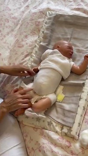 Newborn nappy change tips | Quick Tips For New Parents