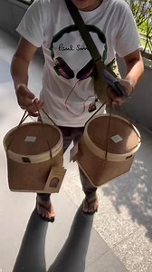 Panettone goes global — express route activated. ✈️✨ ********************** 🎄CHRISTMAS PRE-ORDERS! 🎁 Italian Panettone Made with 100% Levito Madre (750 g.) ราคา 1,690 บาท (ไม่รวมค่าส่ง) 🎁 Assorter Shortbread (6 รสชาติ) ราคา 790 บาท (ไม่รวมค่าส่ง) 🎁 Christmas Hampers สามารถเลือก Mix & Match items ที่ต้องการได้ ⭐️ นอกจากนี้พวกเรามี Corporate Package ด้วยนะคะ 🗓️ รอบจัดส่ง : • 13 ธันวาคม 68 • 16 - 17 ธันวาคม 68 • 18 - 20 ธันวาคม 68 • 25 - 27 ธันวาคม 68 📌 สนใจสั่งซื้อได้ทาง Line: @sweetobsessio