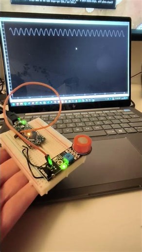 Mains hum demonstration (poor grounding)