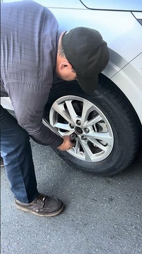 The proper order to torque lug nuts
