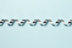 How to Make a Curly Bow With a Ribbon in 5 Simple Steps