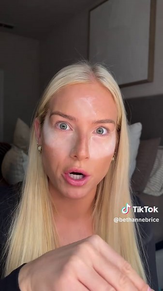 I love you both @kaylee_brice @Laura Mercier #settingpowder #lauramerciersettingpowder #pinksettingpowder #lauramercier #makeuphacks