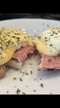 How to Make Eggs Benedict with hollandaise sauce
