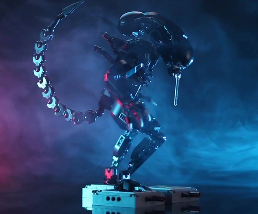 Fantastic LEGO Alien Xenomorph by Tyler Clites Build your own with instructions here: http://bit.ly/3aPNHPu (affiliate) | Beyond the Brick