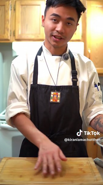 Thenthuk- a Himalayan soup loved in Nepal and very popular in areas like Boudha of Kathmandu m. During my high school days, whenever I would go to Boudha, it was the dish I didn’t want to miss out. I made this in a vegetarian way so that everyone can enjoy it but you can always add meat during the soup preparation itself or some crisped up meat at the end to get those flavours. I hope everyone enjoys it and Lasso. 🙌 #thenthuk #nepalifood #tibetiansoup #himalayansoup #vegeteriansoup