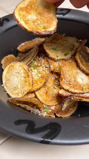 3.8K views · 102 reactions | Homemade chips are easy to make. Make homemade chips now! #homemade #chips #potatochips #truffles #easyrecipe #followmeplease #foodie #eatingshow #truff TRUFF | Cibsandibus | Facebook