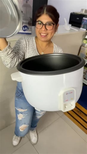 Ollas arroceras GIGANTES, desde $28 🤔 🫱🏽‍🫲🏾Somos #telnet (electrodomésticos, celulares y mucho más) 📍UBICACIÓN: Alborada 8va etapa dos cuadras atrás del banco internacional o entrando por la Francisco de Orellana pasando el tuti (mano izquierda) #celulares #tecnologia #fypシ #viral #tiktok #parati #service #guayaquil #2025 #fyp #new #ollasarroceras #gigante #cocina #tv #tcl #xiaomi #samsung #ecuador #tendencia #trend ##viralreels❤️ #navidad #findeaňo | Telnet