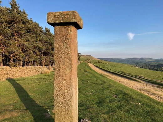 Hope Village to Hope Cross Walk (6.7 miles) - Hope Valley Walks