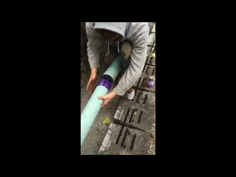 Building a Retaining Wall - Drainpipe Installation