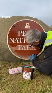 453K views · 14K reactions | Our #PeakDistrict boundary signs continue to get a tidy up and a lick of paint.  Big thanks to our amazing rangers!! #PeakDistrictProud | BBC East Midlands | Peak District National Park | Facebook