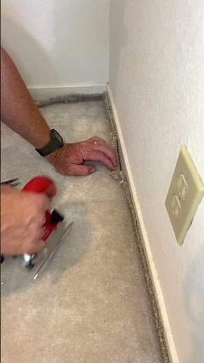 Tips how to use the ROBERTS Conventional Wall Trimmer by ‪@carpetguy‬