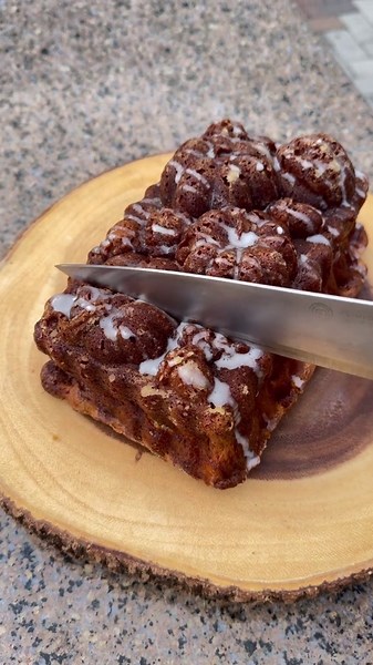 Cream Cheese Filled Cake – Rich, Moist & Absolutely Irresistible!