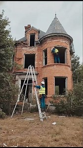 I Found the Cheapest House and Made It Look Expensive.