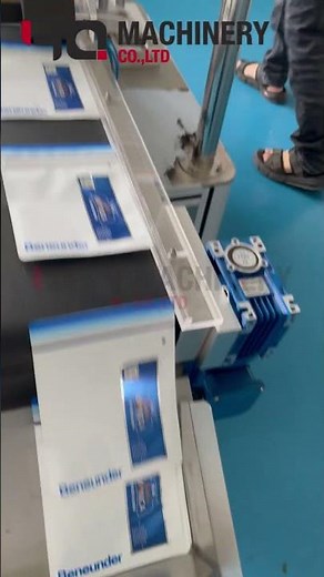 automatic feeding labeling machine for pouch plastic bags flat labeler #labeler #factory #machine
