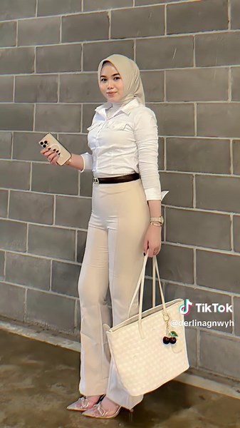 Flare Pants Streetwear Outfits - Discover Now!