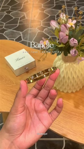 Stylish Bangle Bracelets for Every Occasion