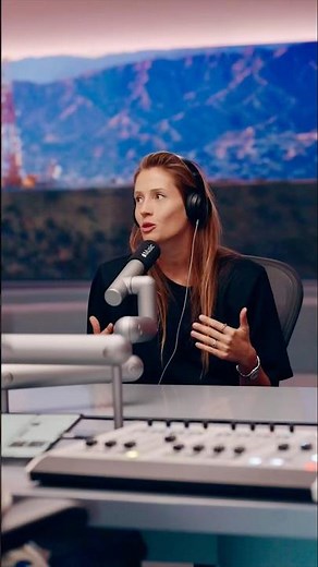 Album talks with Zane Lowe at the Apple Music Studios 🎤