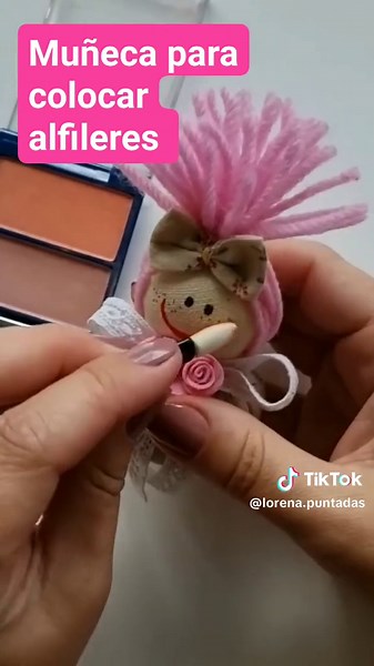 Cómo hacer un alfiletero de muñeca