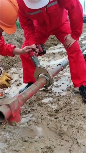 Construction machinery oil pipelines