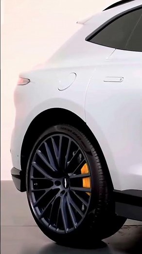 2024 Aston Martin DBX | Interior, Exterior & Sound!