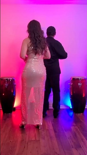 How to Cumbia Dance | Cumbia Dance for Beginners | Learn Cumbia in 30 Seconds | Waldo y Jacqui