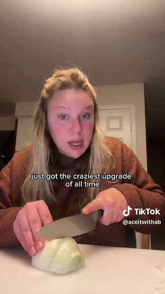 just trying to help🤷‍♀️ #college #cheating #student #grades #studying