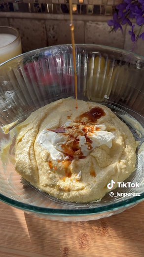 Delicious Strawberry Crumb Cake Recipe for Dessert Lovers