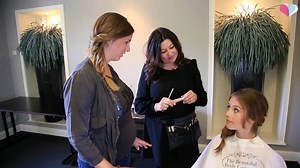 Hoe zie jij er tot in de puntjes verzorgd uit op je bruiloft? Anne Maartje bracht een bezoek aan Marianne Roza van The Beautiful Bride Company die haar laat zien hoe het nou echt zit met bruidskapsels en bruidsmake-up. Bekijk snel hoe je er op je mooist uit kunt zien voor jouw grote dag: www.theperfectwedding.nl/tv #tpwtv | ThePerfectWedding.nl