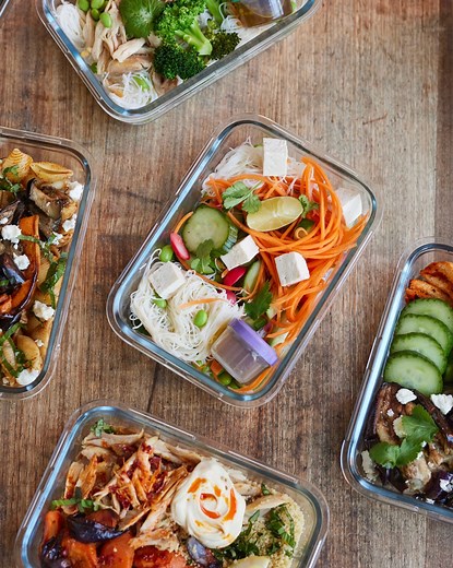 Summer meal prep made easy! ☀️ Jamie’s got a simple guide to cooking for 1 hour and prepping 10 delicious meals. Perfect for the busy days ahead! jamieol.com/MealPrepPlan | Jamie Oliver