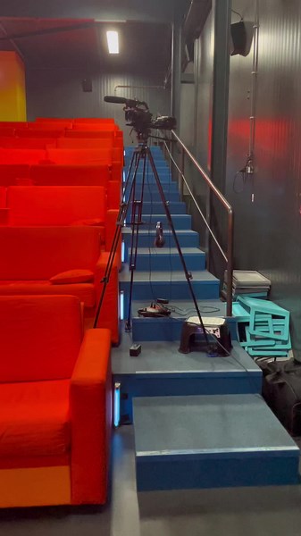 Livestream van een uitvaart in een bioscoop setting. #amsterdam #alleskan #funeral #vierhetleven