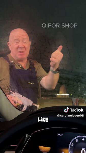 Cleans the windshield and removes all oily residues etc. from it. Also applies to the interior. #windowcleaning #winshieldcleaner#cleaner #automotive #carcleaning