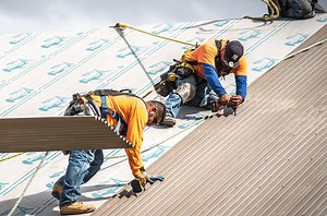 Fall Protection for Roofers: Systems, OSHA Regulations, & Best Fits