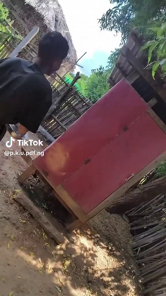 အိမ်သာထဲဝင်ပူးနေတဲ့ဂျင်: နှုတ်ဆက်ခြင်းများ