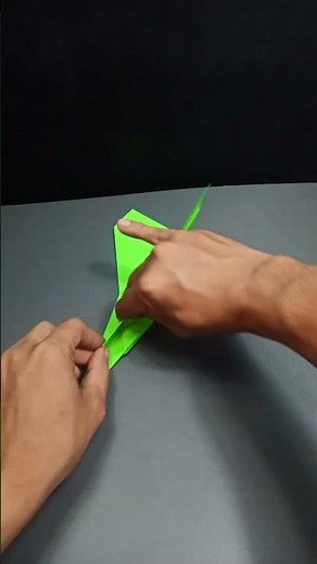 Comment fabriquer un avion en papier sympa qui vole à plus de 100 pieds