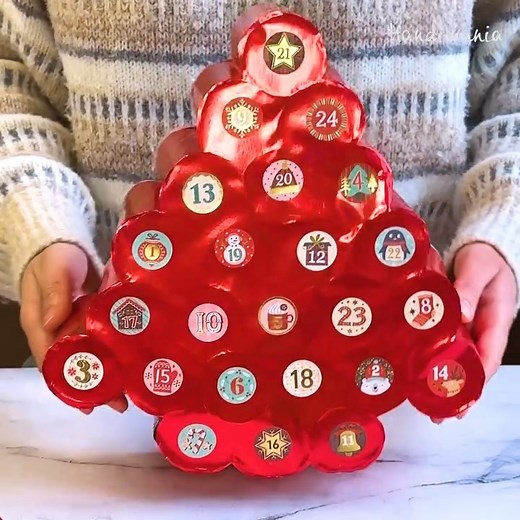 2.9M views · 13K reactions | How to make a beautiful DIY ADVENT CALENDAR 朗 | Handimania | Facebook