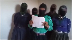 #ParaSaberlo Circula en redes sociales video donde Mujeres indígenas wixárikas de Jalisco, piden apoyo al jefe del Cartel Jalisco Nueva Generación para terminar con las extorsiones de las que afirma son víctimas por miembros de la organización. | Cuarto de Guerra