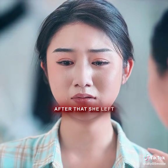 Une étudiante qui a apporté son bébé en classe