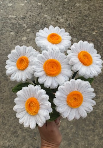 Daisy Flower Bouquet Tutorial with Fuzzy Wires