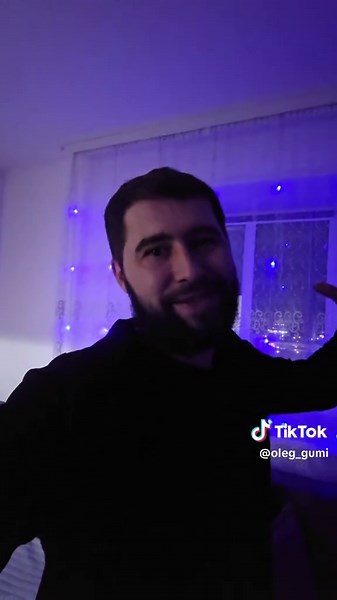 Nous continuons notre aperçu des coins de jeux magiques de notre petit fils Tigran ! Chaque jour, il découvre un nouveau petit monde, et nous, nous nous réjouissons de chaque instant ❤️ Des jouets, des émotions vives, ses premières découvertes — tout cela rend nos matins encore plus chaleureux et heureux ☀️💛 Restez avec nous, la suite sera encore plus intéressante ! ✨👶 😄🤗🧸🎉✨💛🔥💫😍🙌👶🪁🧩🚂🎈🌟🥰🚀🎶💙 #notrefils #coinjeux #developpementdelenfant #familleheureuse #babycorner